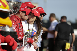 Scott Dixon, Chip Ganassi Racing Chevrolet com a mulher Emma