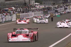 #1 Toyota Motorsport Toyota GT-One: Мартин Брандл, Эммануэль Коллар, Винченцо Соспири