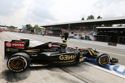 Pastor Maldonado, Lotus F1 E23 deja los pits