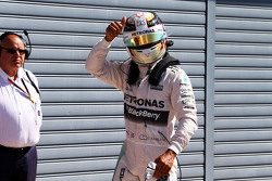 Le poleman Lewis Hamilton, Mercedes AMG F1 Team