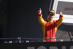 Le vainqueur de la course 1 Alexander Rossi, Racing Engineering