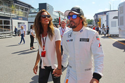 Fernando Alonso, McLaren avec sa petite amie Lara Alvarez