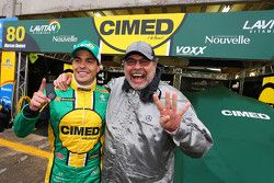 Marcos Gomes celebrates pole next to his father, Paulo Gomes