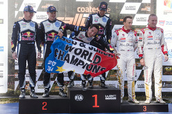 Подиум: победитель и чемпион 2015 года в чемпионате WRC Себастьен Ожье и Жюльен Инграссиа, второе ме