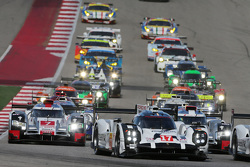 #17 Porsche Team Porsche 919 Hybrid: Timo Bernhard, Mark Webber, Brendon Hartley