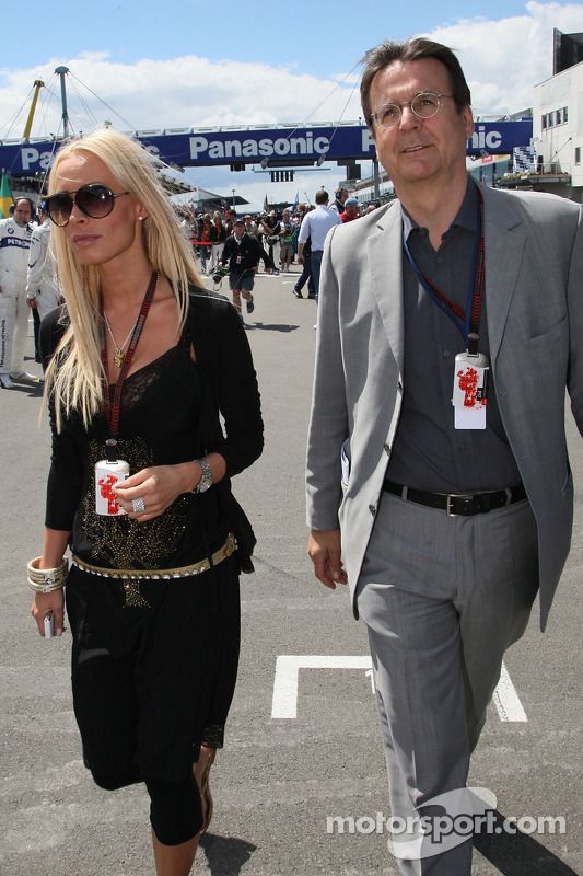Cora Schumacher, mujer de Ralf Schumacher y Hans Mahr, manager de Ralf Schumacher