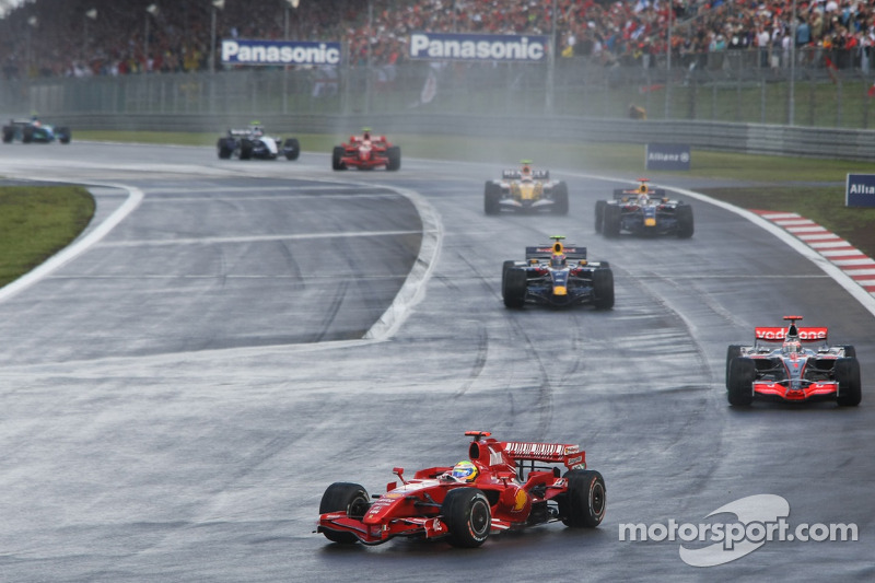 Felipe Massa, Ferrari F2007; Fernando Alonso, McLaren MP4-22