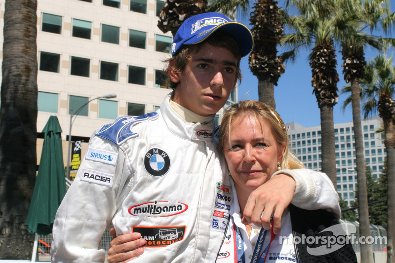 Esteban Gutiérrez con su mamá