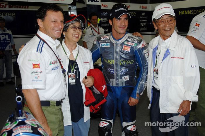 Marco Melandri y Fausto Gresini con invitados
