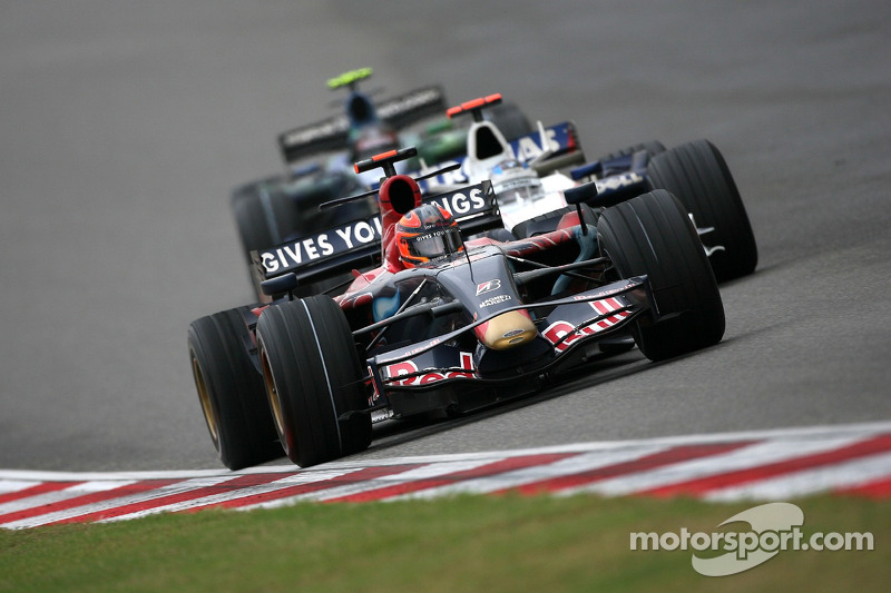 Vitantonio Liuzzi, Scuderia Toro Rosso, Nick Heidfeld, BMW Sauber F1 Team