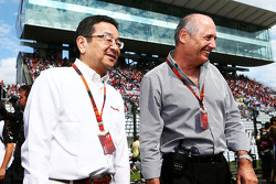 Takahiro Hachigo, CEO de Honda et Ron Dennis, Président Exécutif de McLaren sur la grille