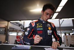 Тьерри Невилль, Hyundai Motorsport