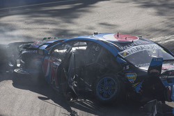 Unfall von Chaz Mostert, Prodrive Racing Australia, Ford
