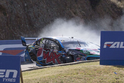 Chaz Mostert, Prodrive Racing Australia Ford se crashe