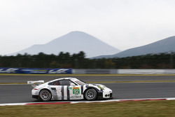 #92 Porsche Team Manthey Porsche 911 RSR: Frédéric Makowiecki, Patrick Pilet