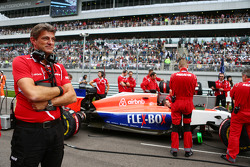 Грэм Лоудон, исполнительный директор Manor F1 Team на стартовой решетке