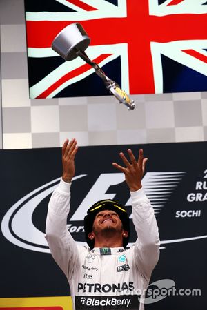 Race winner Lewis Hamilton, Mercedes AMG F1