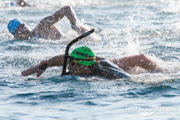 Alex Zanardi compite en el Triatlón Ironman de Hawaii
