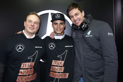 2015 champion Pascal Wehrlein, HWA AG with Toto Wolff