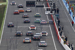 Старт: Максим Мартен, BMW Team RMG BMW M4 DTM лидирует