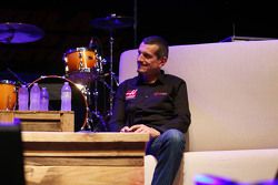 Guenther Steiner, Haas F1 Team director del equipo en el foro de los fans