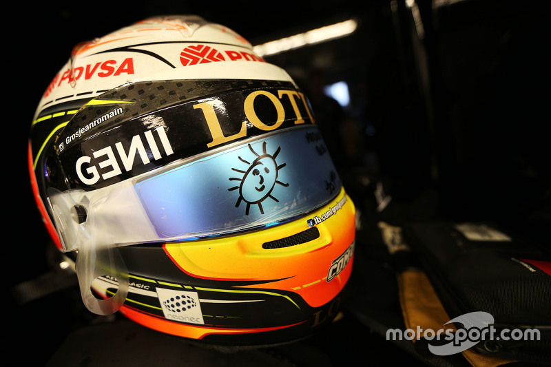 Helmet of Romain Grosjean, Lotus F1 E24