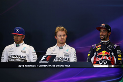 Conferenza stampa FIA post qualifiche: Lewis Hamilton, Mercedes AMG F1, secondo; Nico Rosberg, Merce