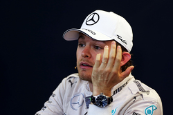 Второе место - Нико Росберг, Mercedes AMG F1 на пресс-конференции FIA