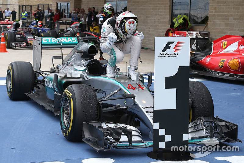 Ganador de la Carrera y Campeón del Mundo Lewis Hamilton, Mercedes AMG F1 W06