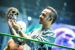 Lewis Hamilton, Mercedes con una calavera del día de muertos