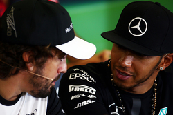 Фернандо Алонсо, McLaren и Льюис Хэмилтон, Mercedes AMG F1 на пресс-конференции FIA