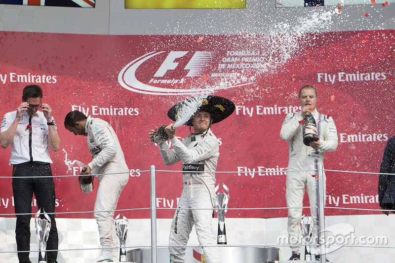 Podio: Primer lugar Nico Rosberg, Mercedes AMG F1, Segundo Lugar Lewis Hamilton Mercedes AMG F1 y el tercer lugar Valtteri Bottas Williams F1 Team