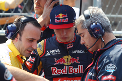Max Verstappen, Scuderia Toro Rosso on the grid