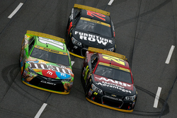 Jeff Gordon, Hendrick Motorsports Chevrolet and Kyle Busch, Joe Gibbs Racing Toyota and Martin Truex Jr., Furniture Row Racing Chevrolet