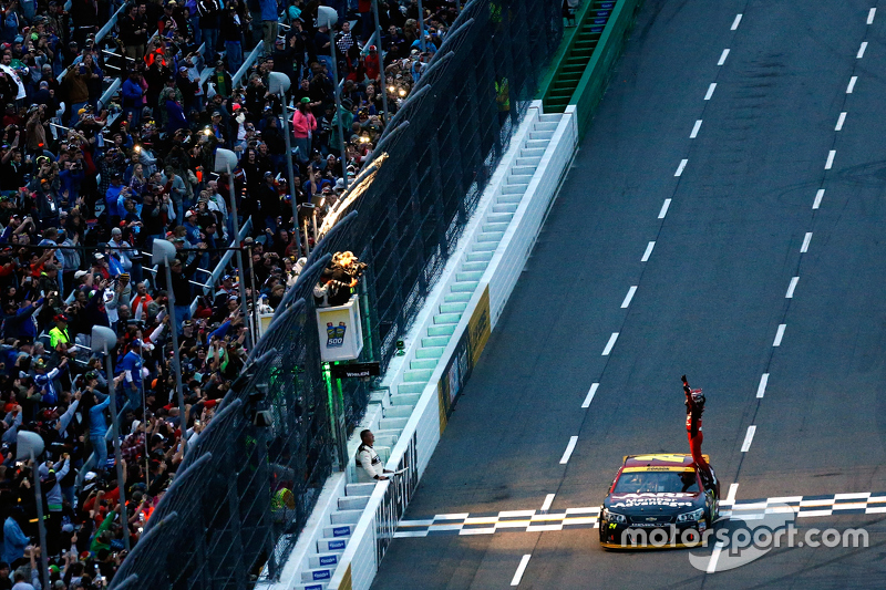 Le vainqueur Jeff Gordon, Hendrick Motorsports Chevrolet