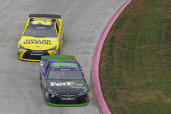 Jamie McMurray, Chip Ganassi Racing Chevrolet et Matt Kenseth, Joe Gibbs Racing Toyota