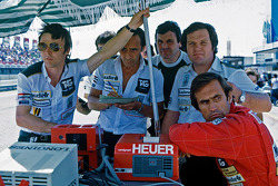 Patrick Head, Alan Jones y Carlos Reutemann, Williams