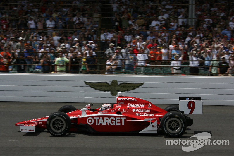 2008: Scott Dixon gewinnt Indy 500 und den Titel