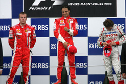 Podium: racewinnaar Felipe Massa met Kimi Raikkonen en Jarno Trulli