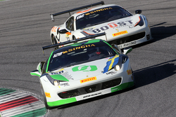 #128 Lueg Sportivo Ferrari 458: Christian Kinch voor #192 Kessel Racing Ferrari 458, Jaques Duyver