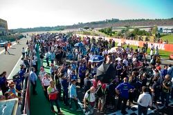 Ambiente en la parrilla de salida