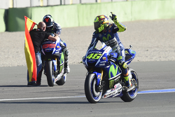 Valentino Rossi, Yamaha Factory Racing en winnaar en wereldkampioen 2015 Jorge Lorenzo, Yamaha Facto