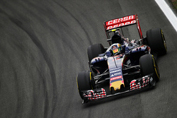 Карлос Сайнс мл., Scuderia Toro Rosso STR10