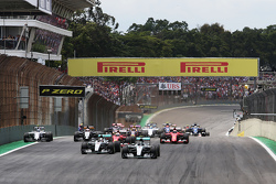 Start: Nico Rosberg, Mercedes AMG F1 en Lewis Hamilton, Mercedes AMG F1