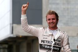 Le vainqueur Nico Rosberg, Mercedes AMG F1 Team