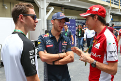 Stoffel Vandoorne, McLaren test- en reserverijder en Pierre Gasly, Red Bull Racing testrijder en Est