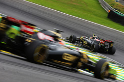 Pastor Maldonado, Lotus F1 E23 voor teamgenoot Romain Grosjean, Lotus F1 E23