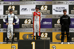 Podium: 1. Felix Rosenqvist, Prema Powerteam; 2. Charles Leclerc, Van Amersfoort Racing; 3. Alexande