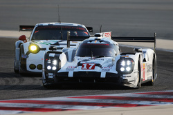#17 Porsche Team Porsche 919 Hybrid: Timo Bernhard, Mark Webber, Brendon Hartley