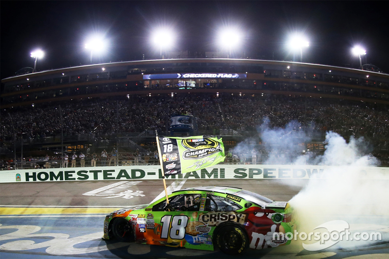 2015: Kyle Busch (Gibbs-Toyota)